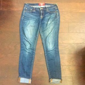 Size “2” (fit more like 5-7) Lucky brand jeans